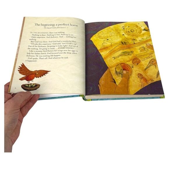 Jesus‎ Storybook Bible: Every Story Whispers His Name - Picture 4 of 5